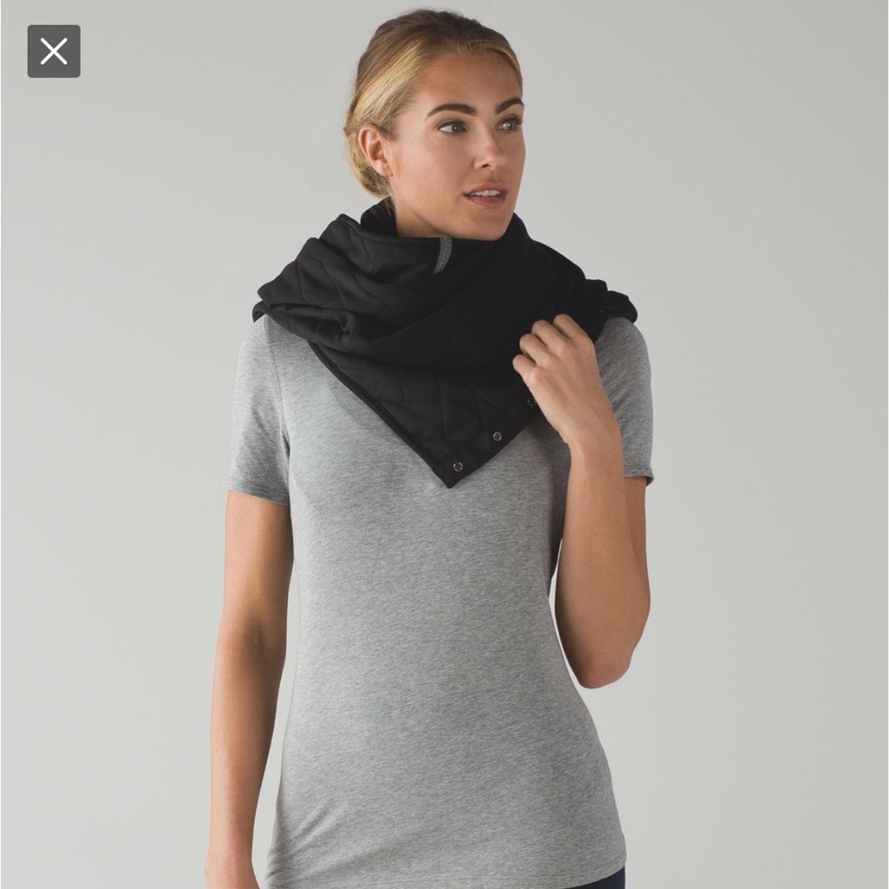 Lululemon Black vinyasa scarf